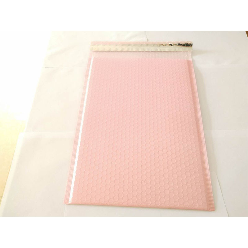 50 Nhà máy Bán buôn Tùy chỉnh In Màu hồng Bong bóng Nhựa Nhựa Túi thư Gửi đệm / Kim loại